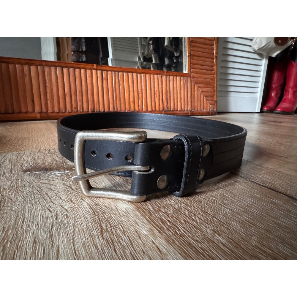 Saddleback Mens Black Leather Studded Belt Size 32 Silver Buckle Triple Stitched
